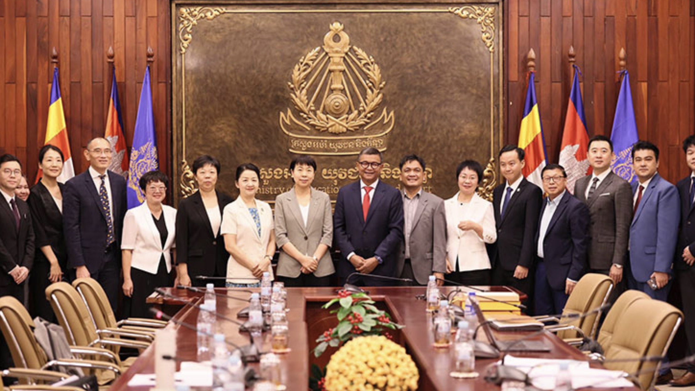 柬埔寨教育部长会见海南代表团，推动教育与多领域合作深化落实