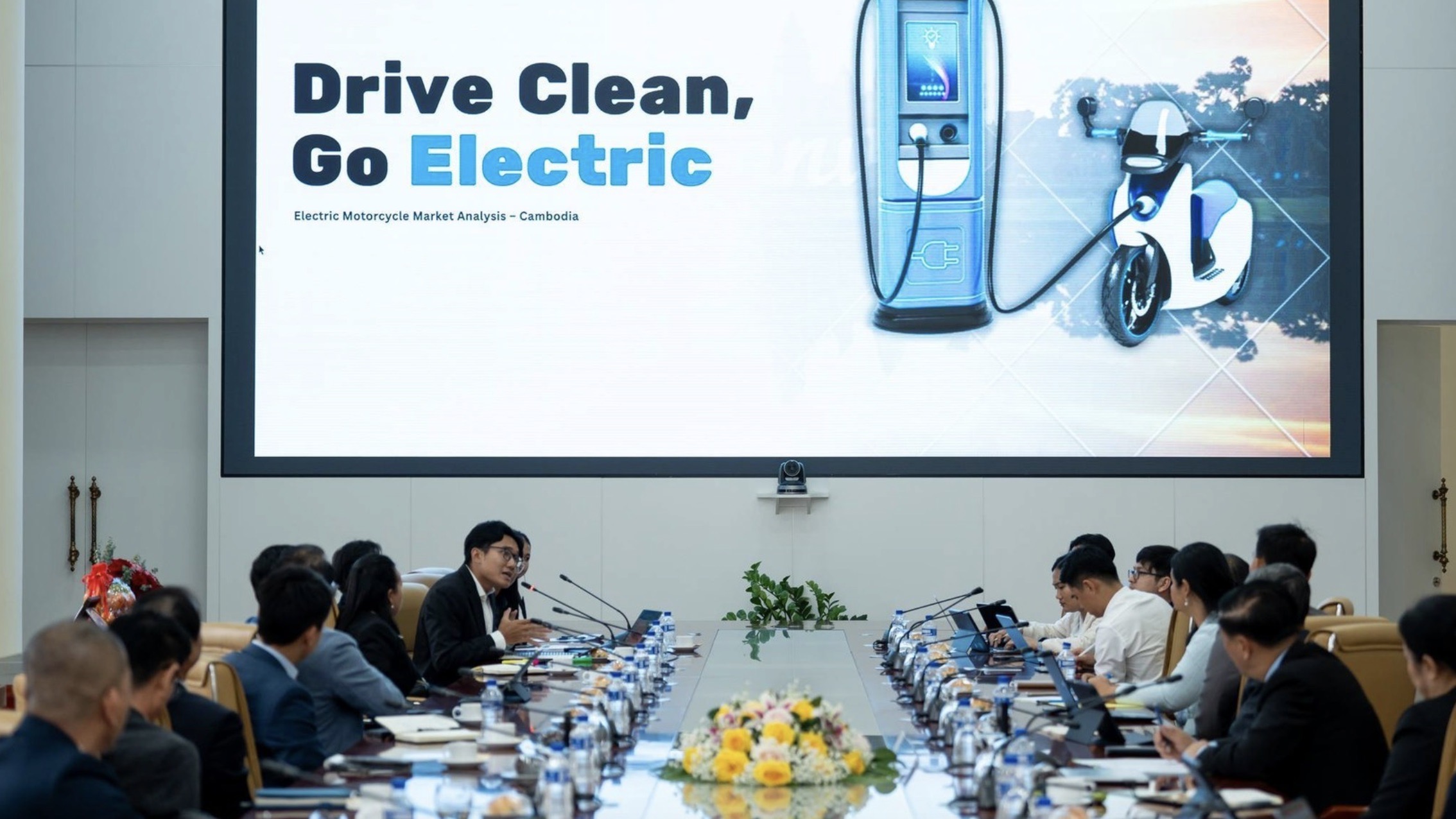 韩国投资代表团赴柬考察，计划投资电动摩托车组装厂