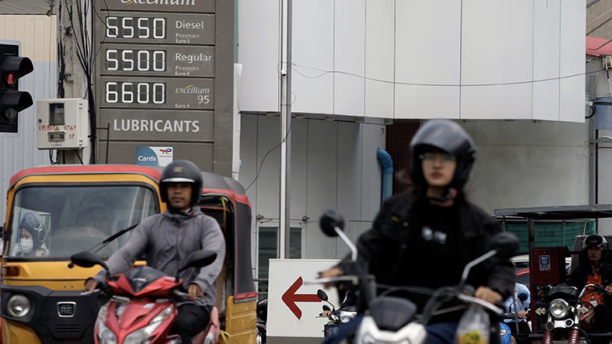 柬埔寨燃油价格飙升至临界水平，汽油价格上涨超30%