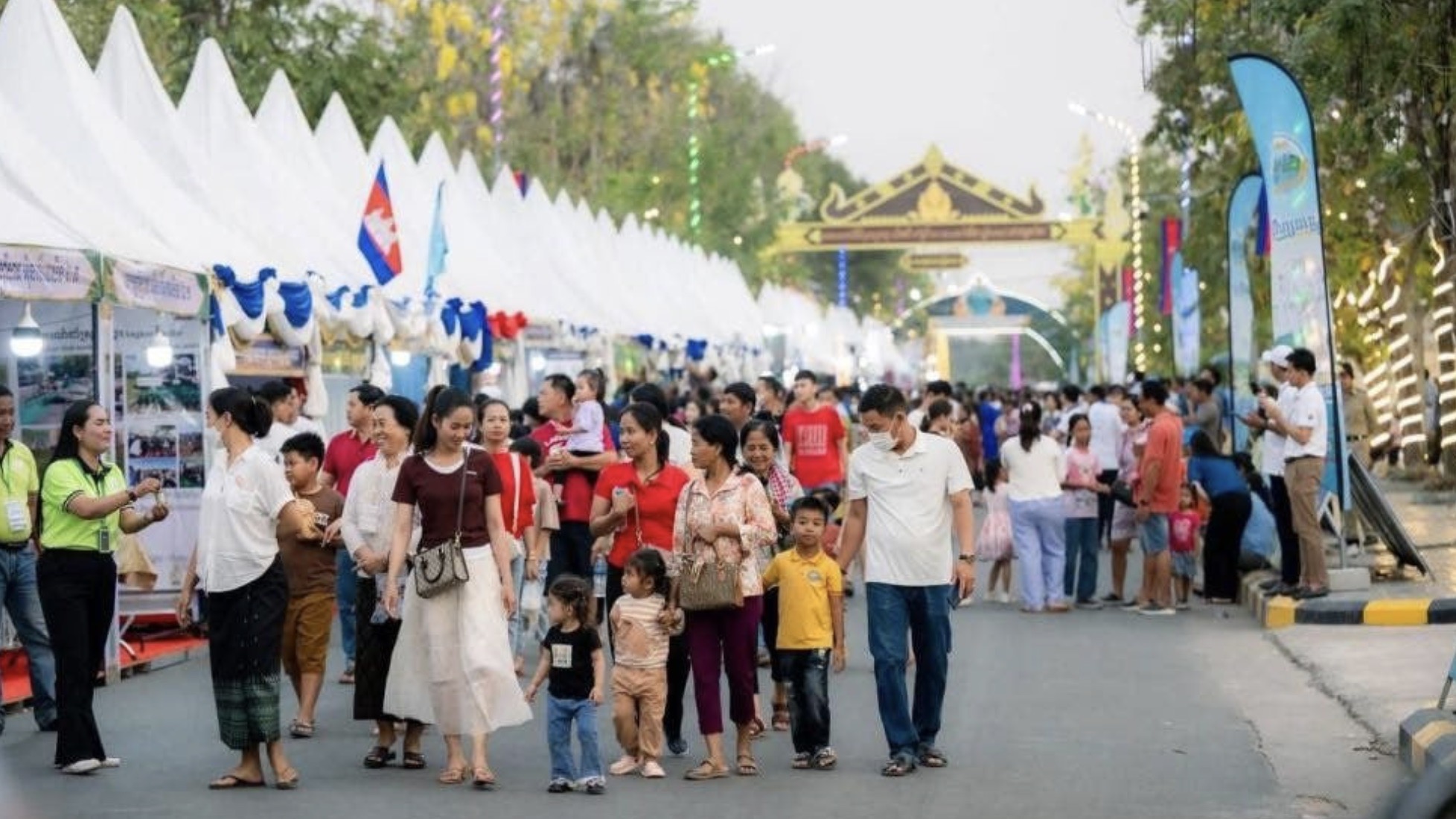 柬埔寨第10届河流节今日在桔井省启幕， 展现自然与文化魅力
