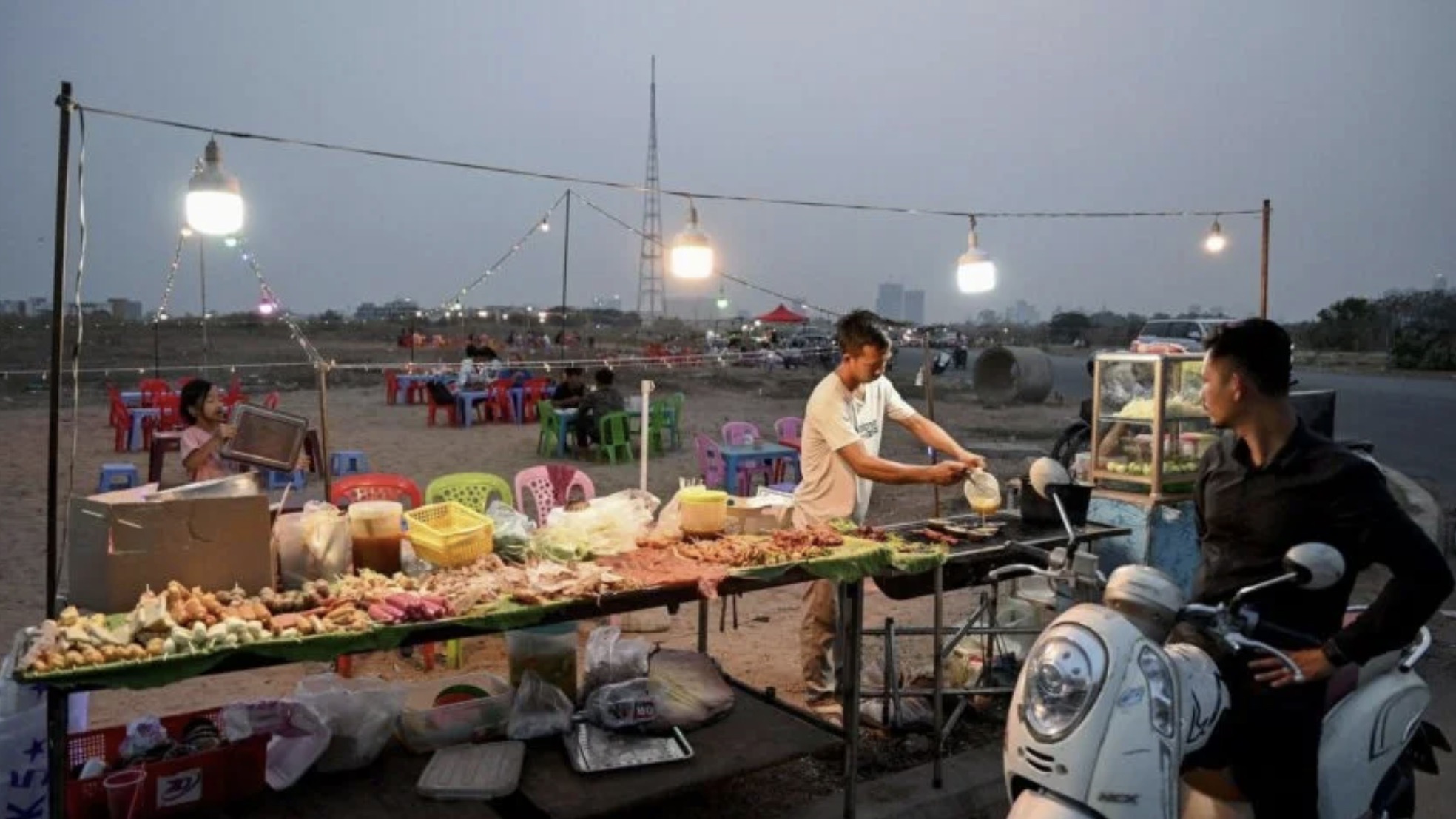柬埔寨贡布美食街正式亮相，打造柬式文旅新地标