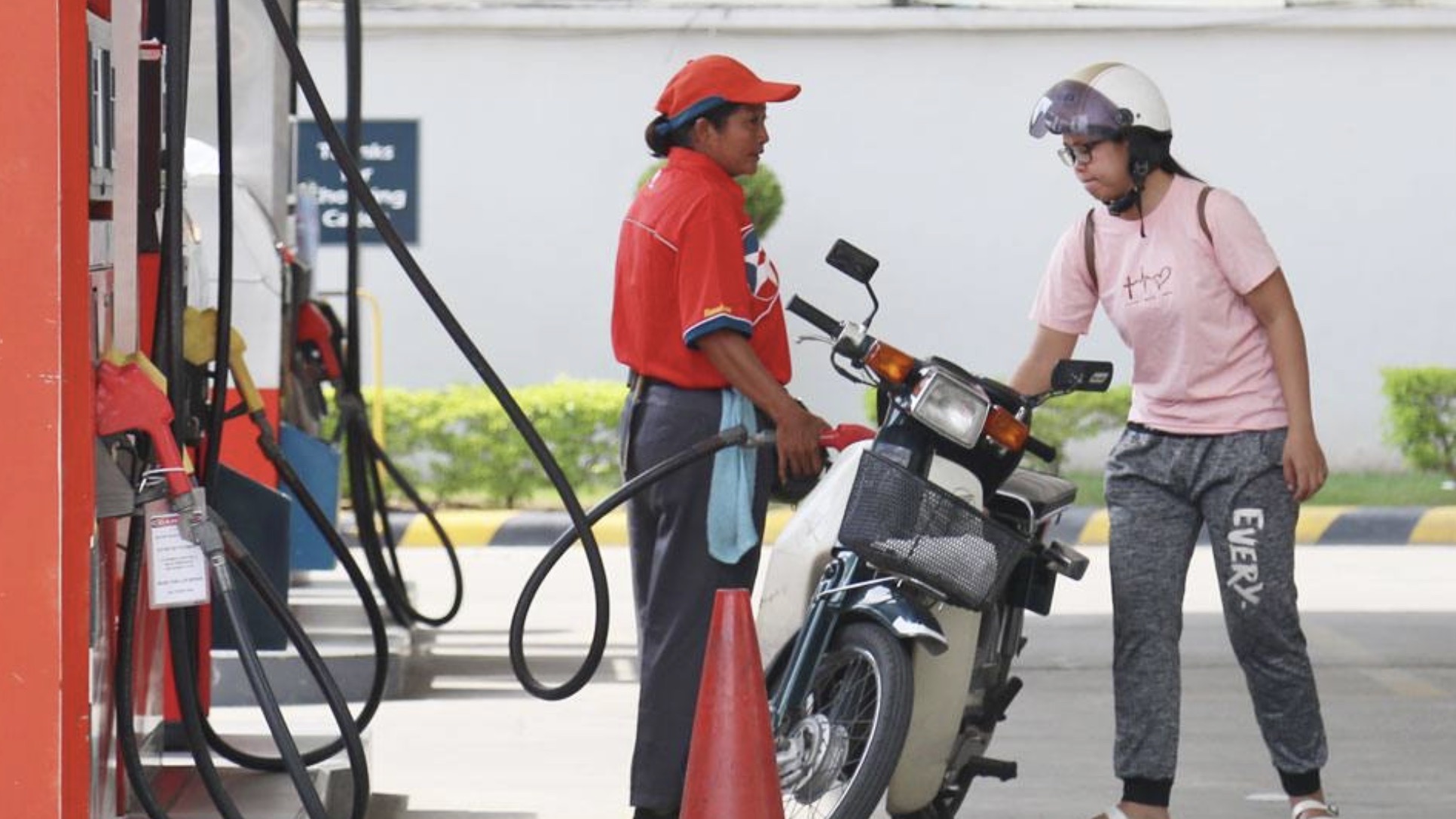 柬埔寨商业部公布最新燃油定价，汽油柴油价格再度下跌