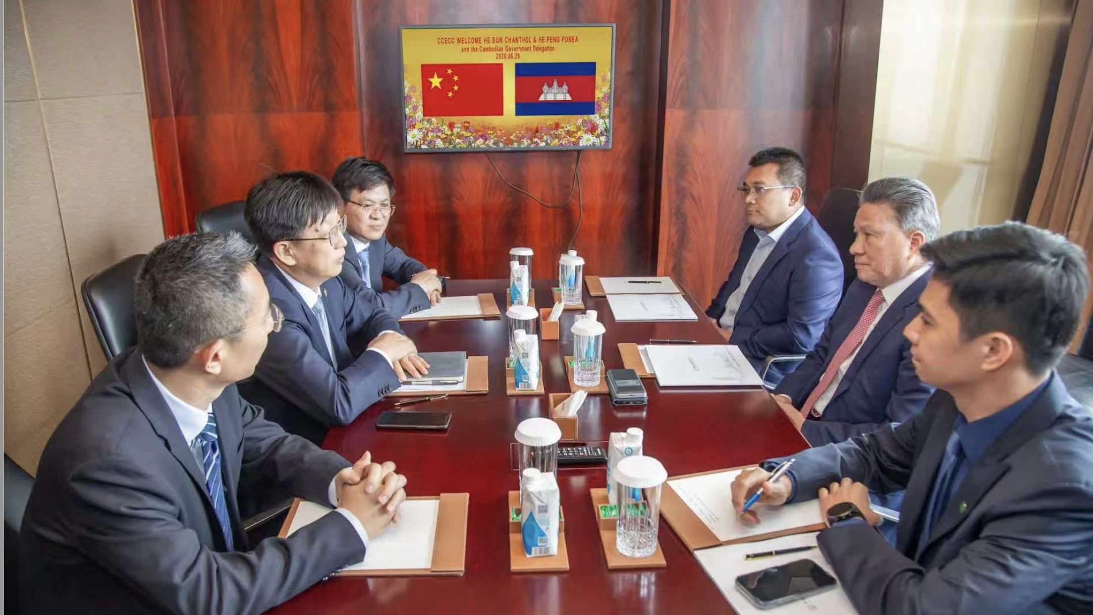 柬埔寨副首相孙展拓鼓励中国土木工程集团有限公司扩大投资布局与合作空间