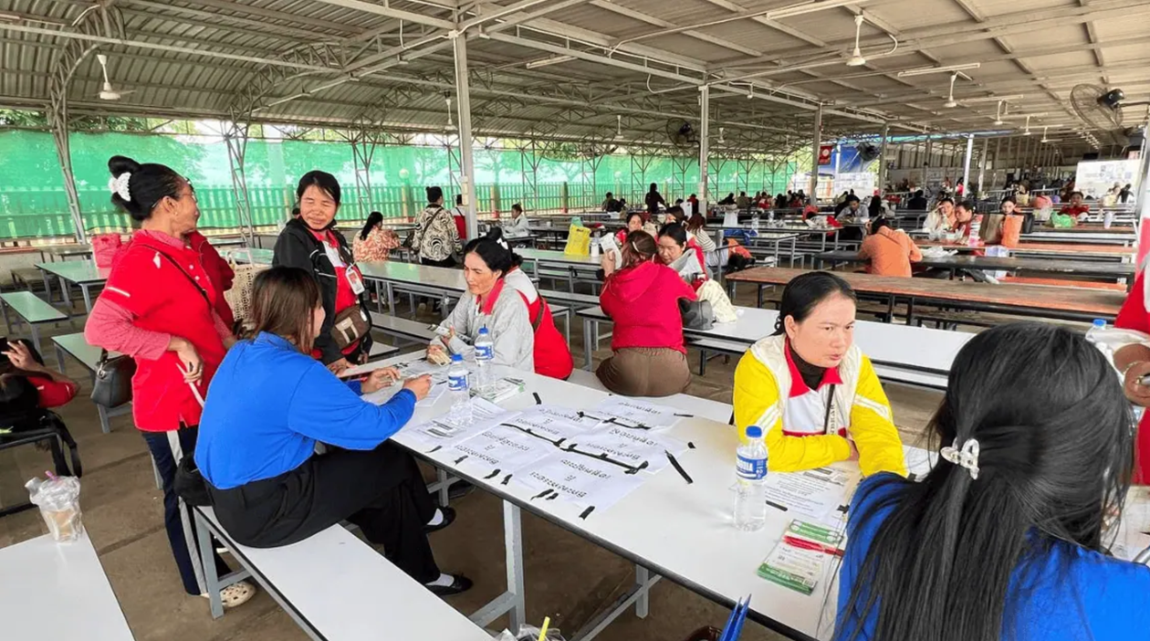 柬埔寨班迭棉吉省三家工厂关闭，劳工部积极协助工人再就业